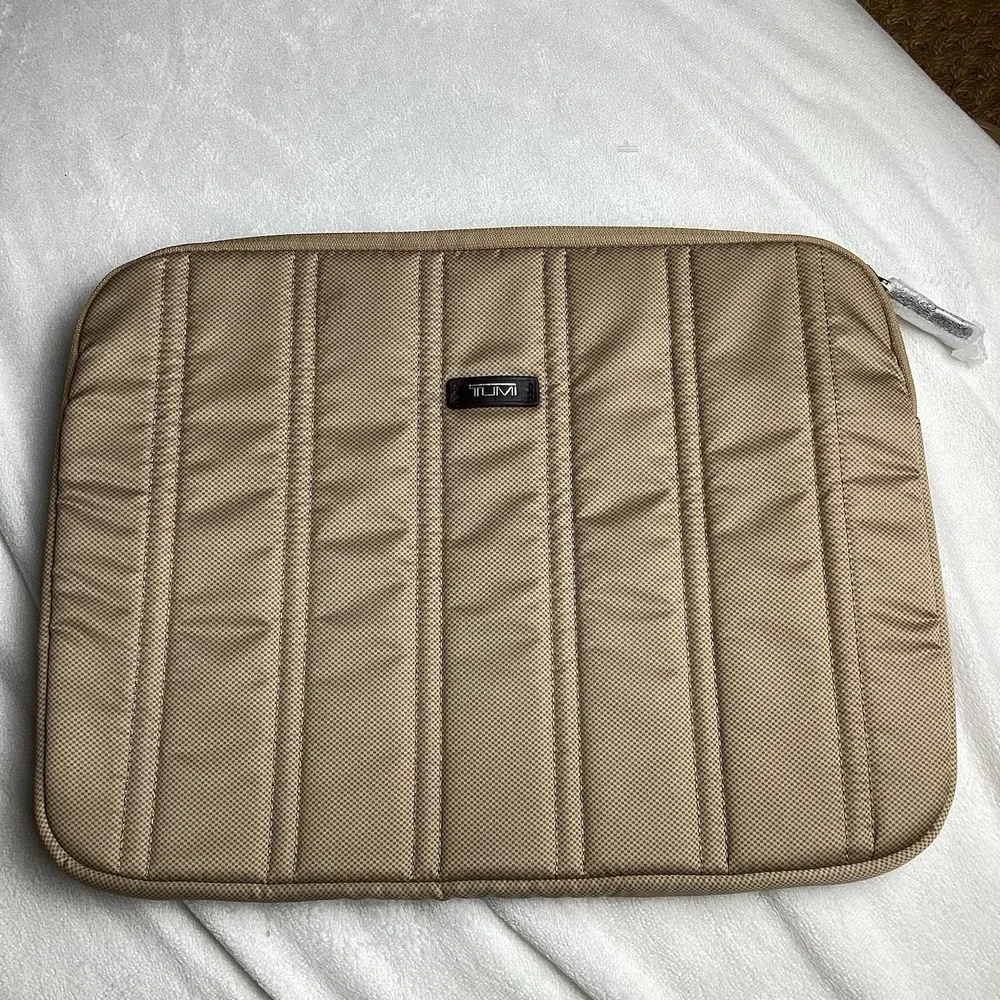 TUMI Beige iPad or Tablet Sleeve Quilted Case Protector Bag NEW
